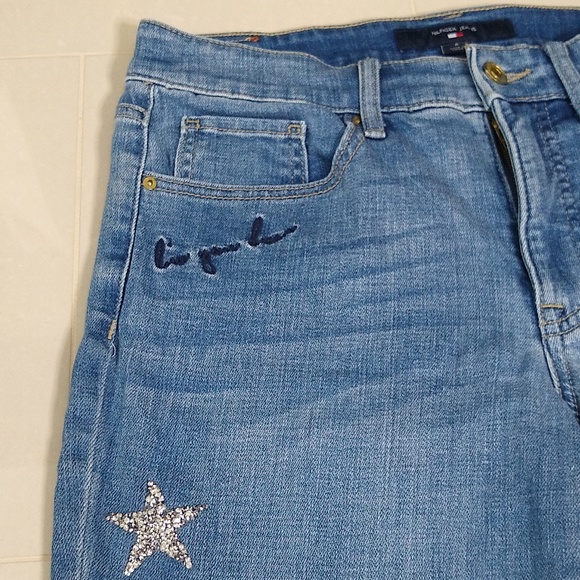 Tommy Hilfiger Tribeca Rhinestone Embroidered Straight Light Wash Jeans Size 6 - Picture 5 of 12